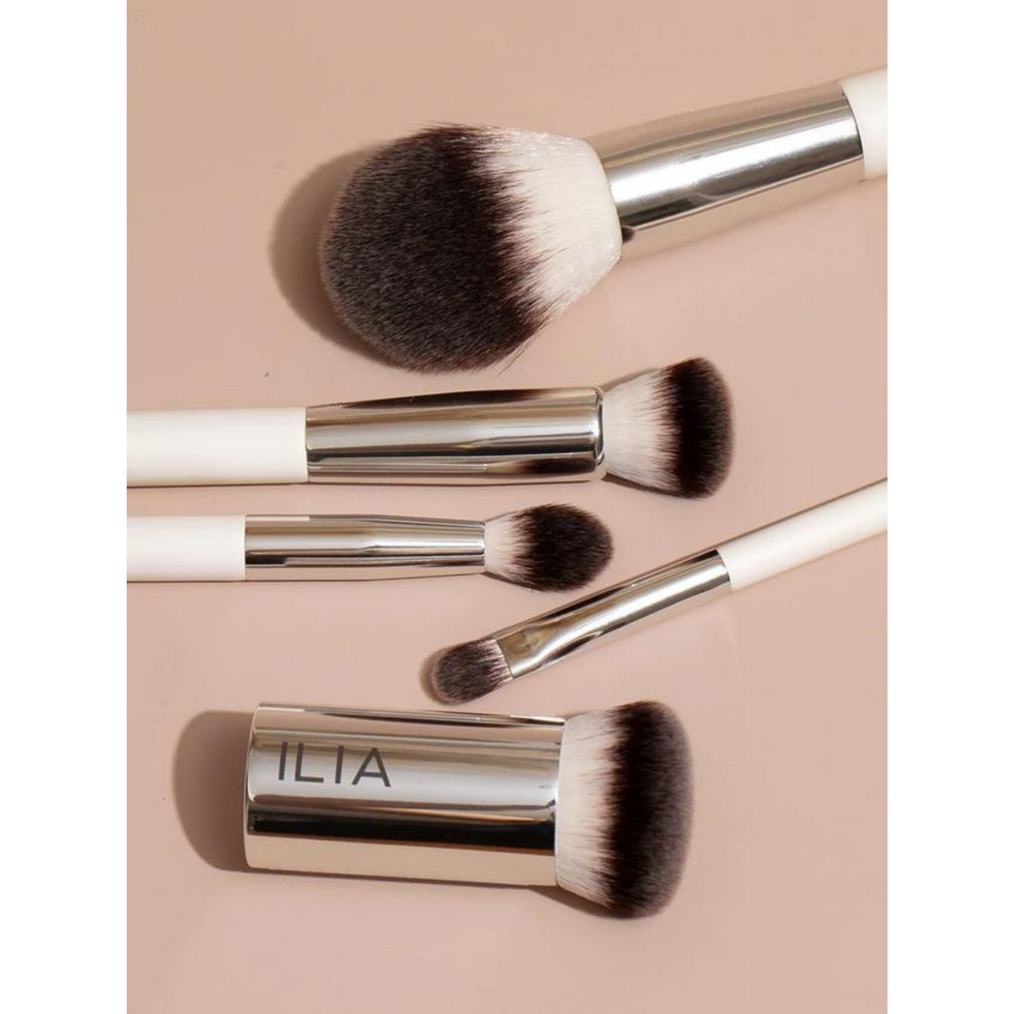 ILIA Finishing Powder Brush #10078652