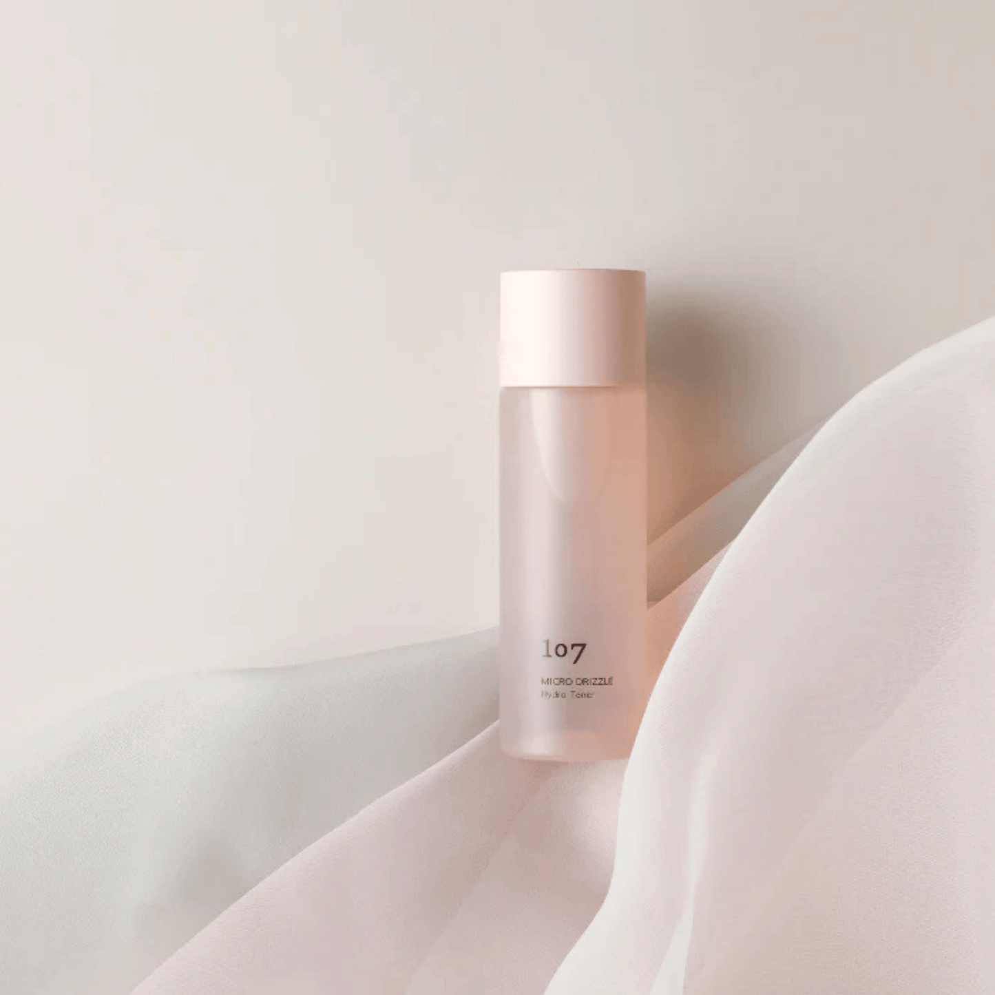 Alternate Image of MICRO DRIZZLE Hydro Toner, light pink bottle