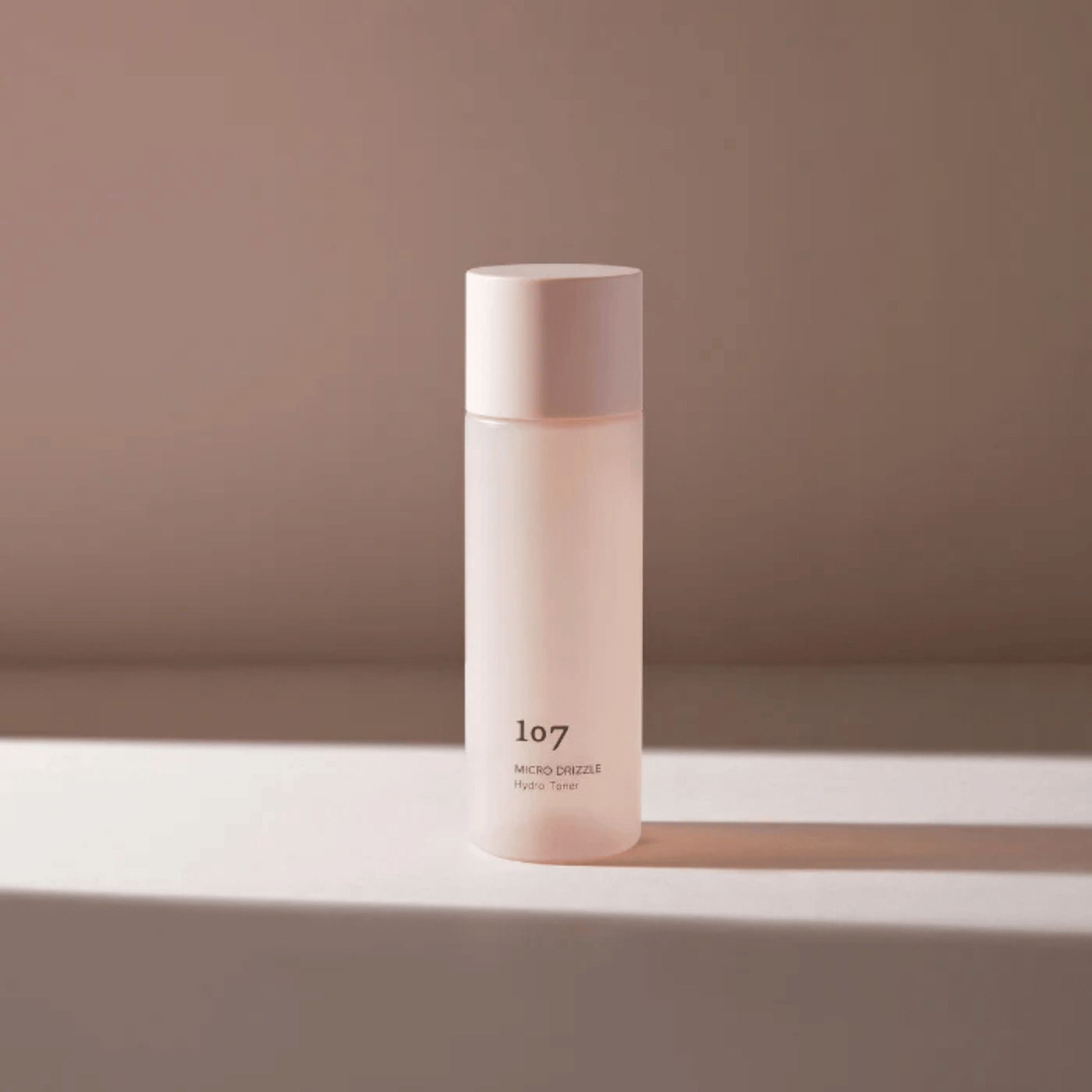 Alternate Image of MICRO DRIZZLE Hydro Toner, light pink bottle