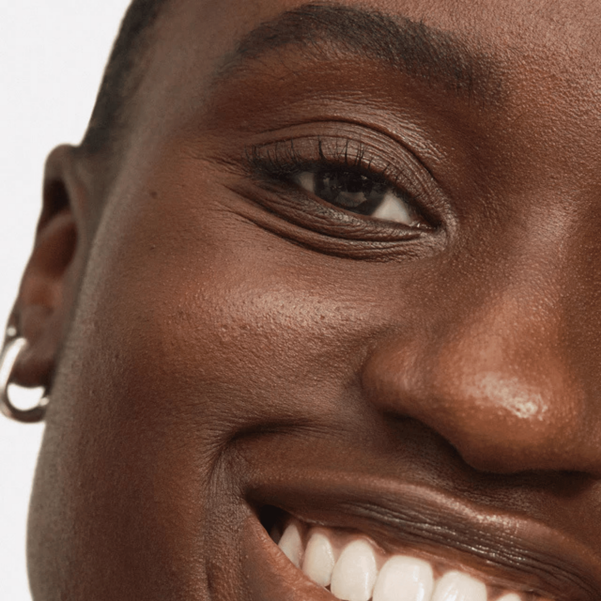 Alternate image of model wearing ILIA 32W Faille Skin Blur Serum Concealer