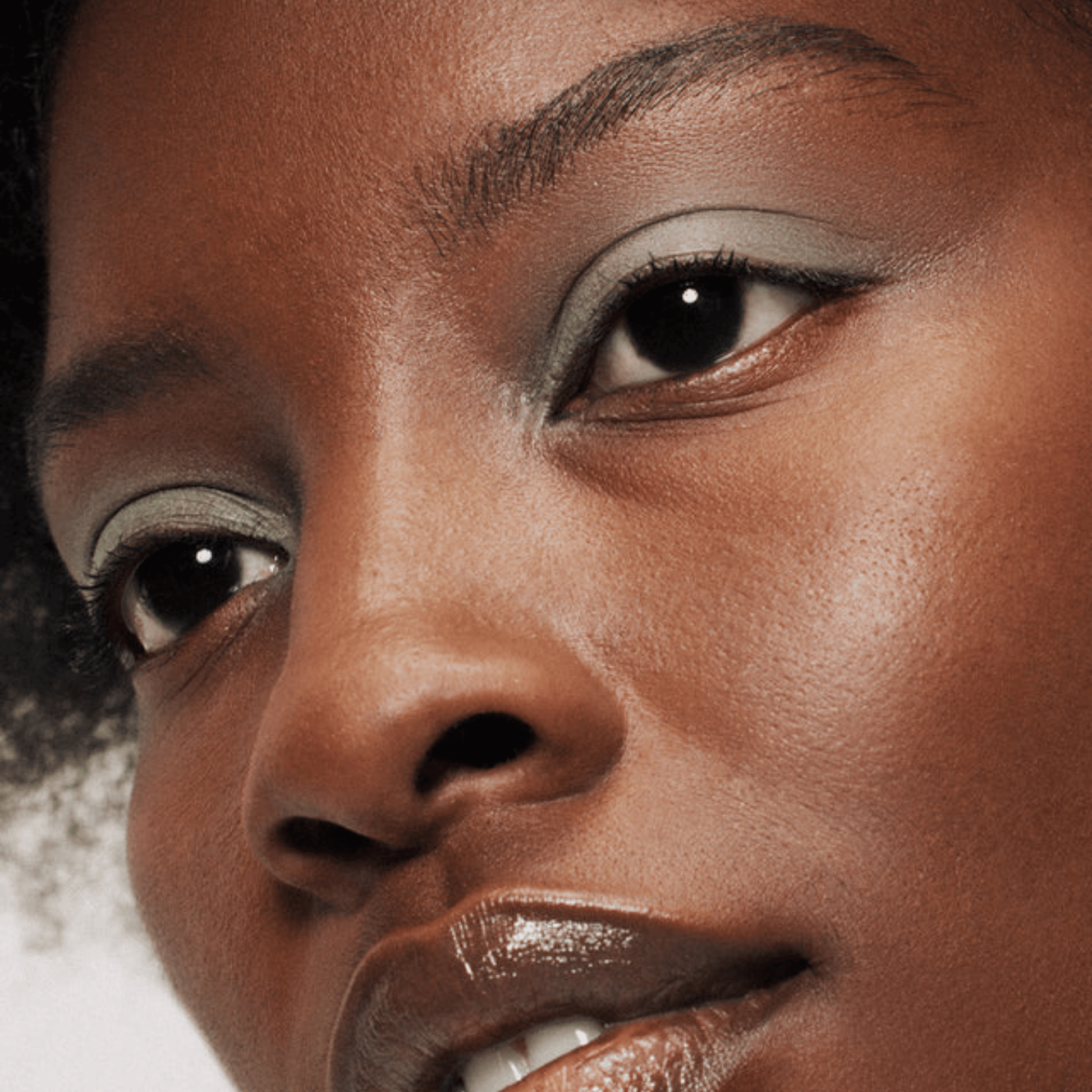 Alternate image of model wearing ILIA Filigree Stylus Shadow Stick