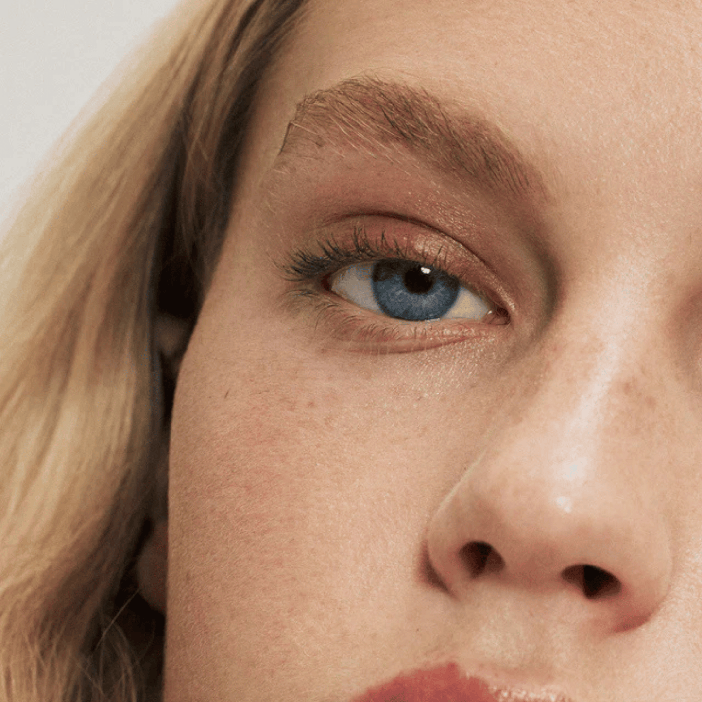 Alternate image of model wearing ILIA Noble Eye Stylus Shadow Stick