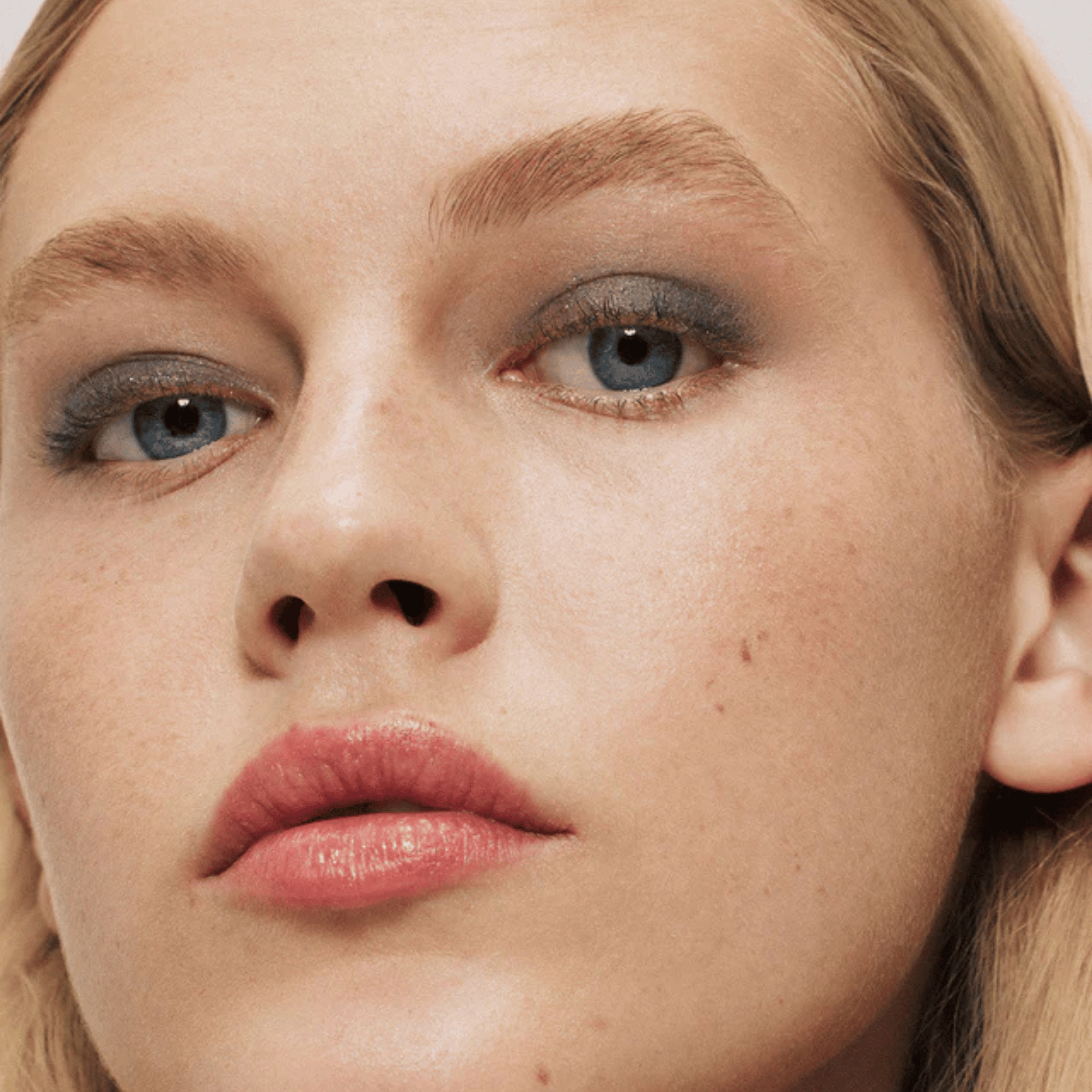 Alternate image of model wearing ILIA Oscuro Eye Stylus Shadow Stick