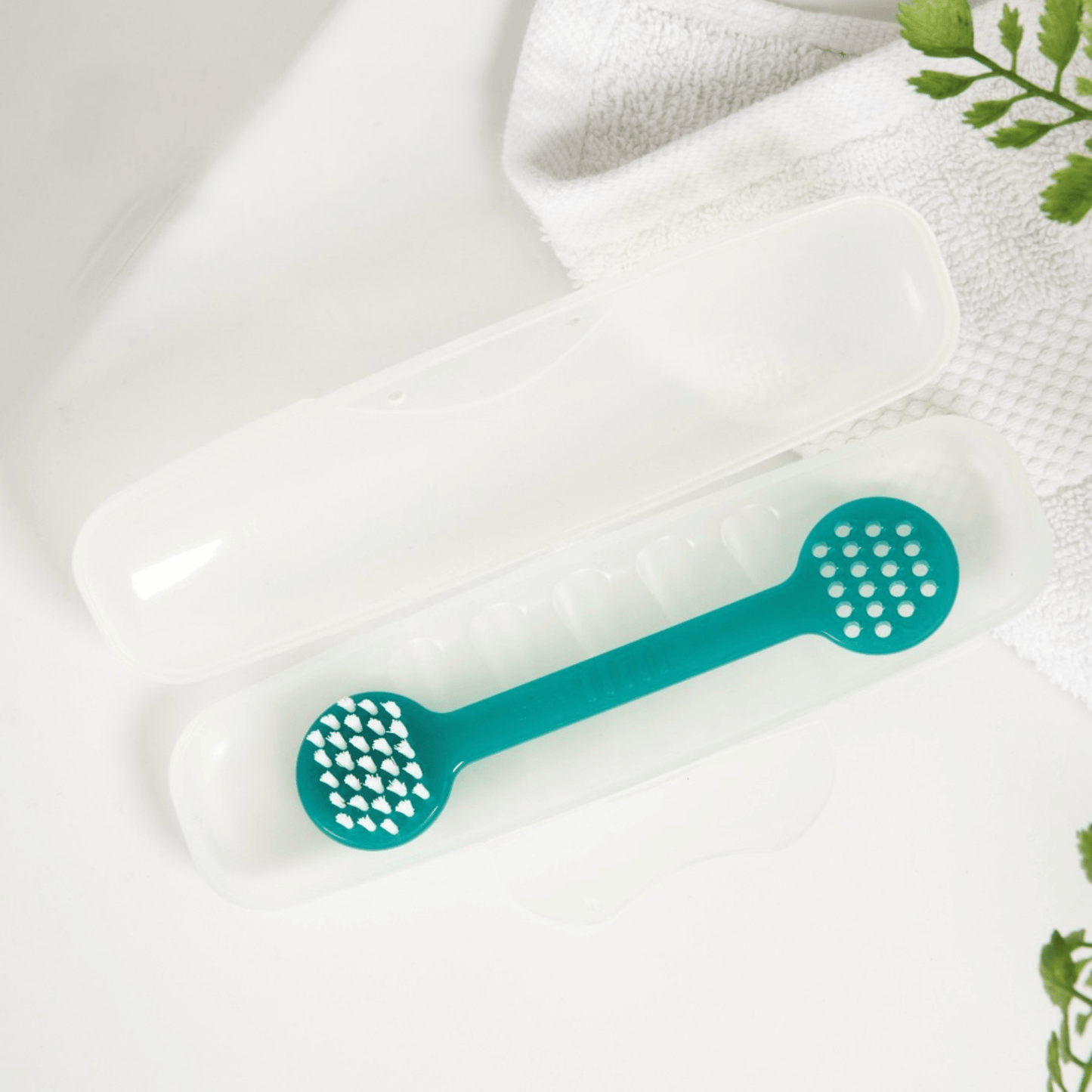 Alternate image of Radius Microridge Tongue Scraper Brush & Case
