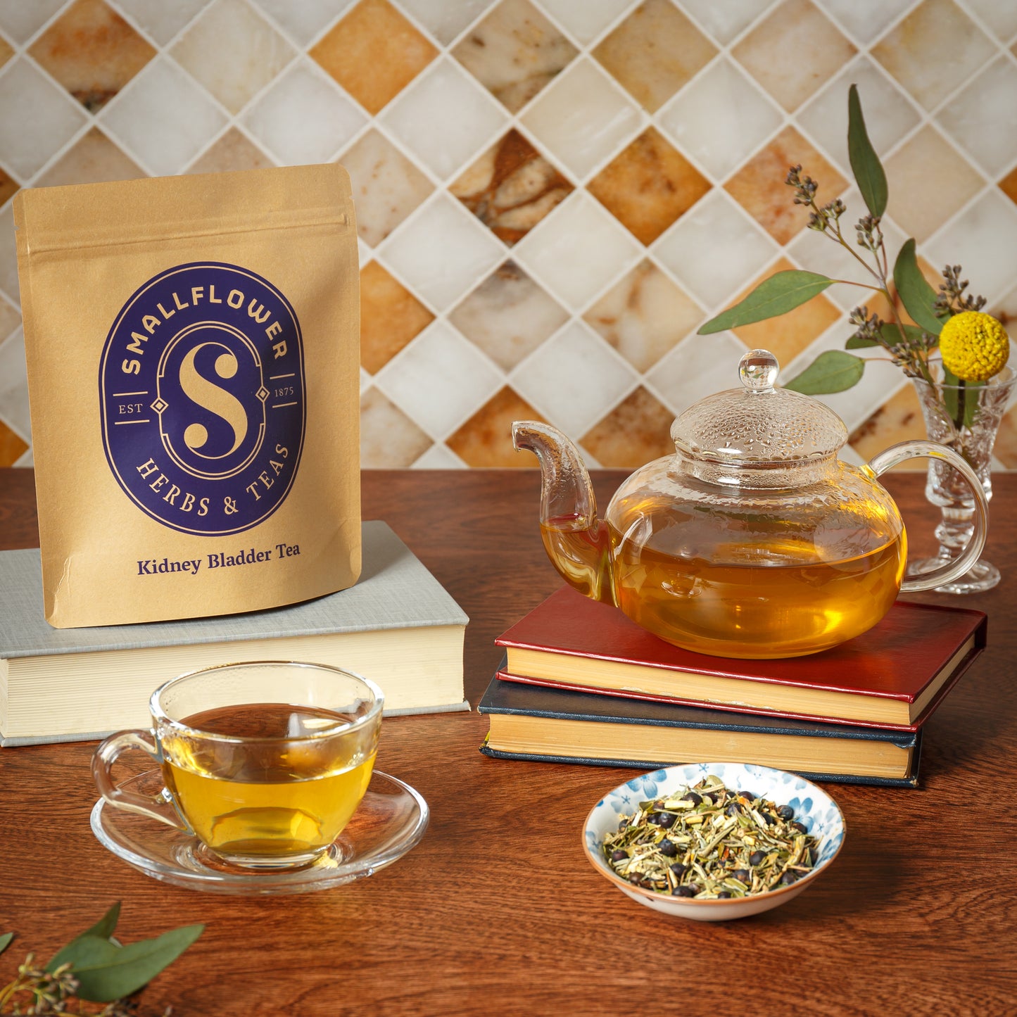 Lifestyle Image of Smallflower Kidney Bladder Tea