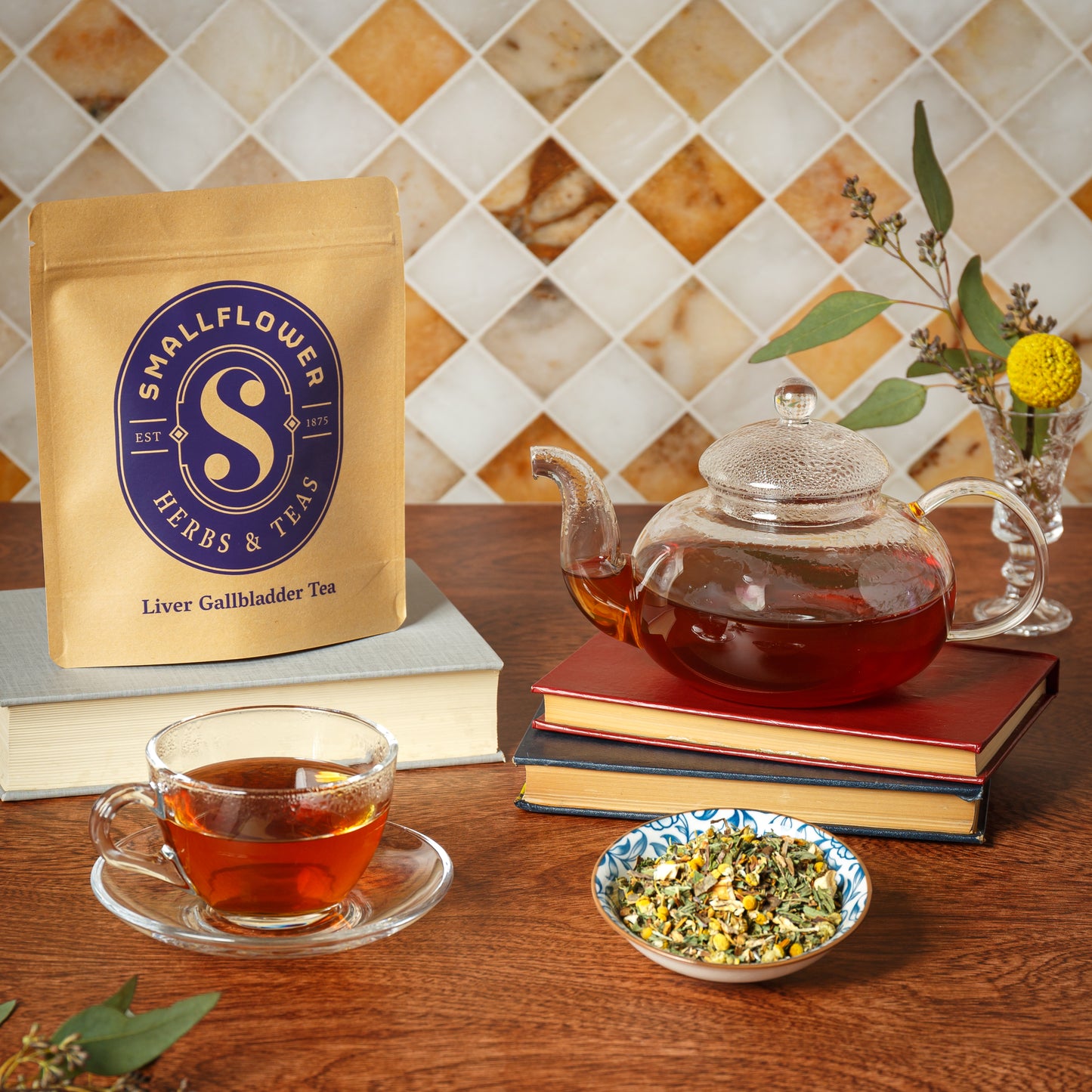 Lifestyle Image of Smallflower Liver Gallbladder Tea