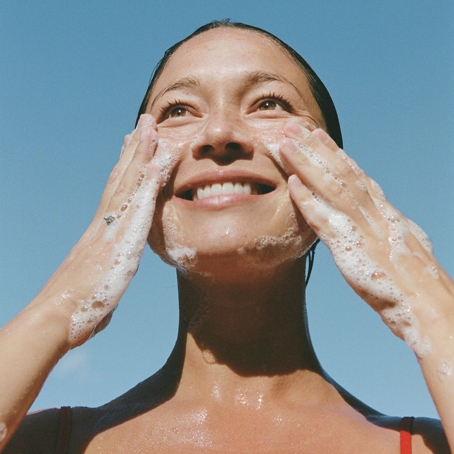 Alternate Image of Fantastic Face Wash, white metal soap bottle with pump