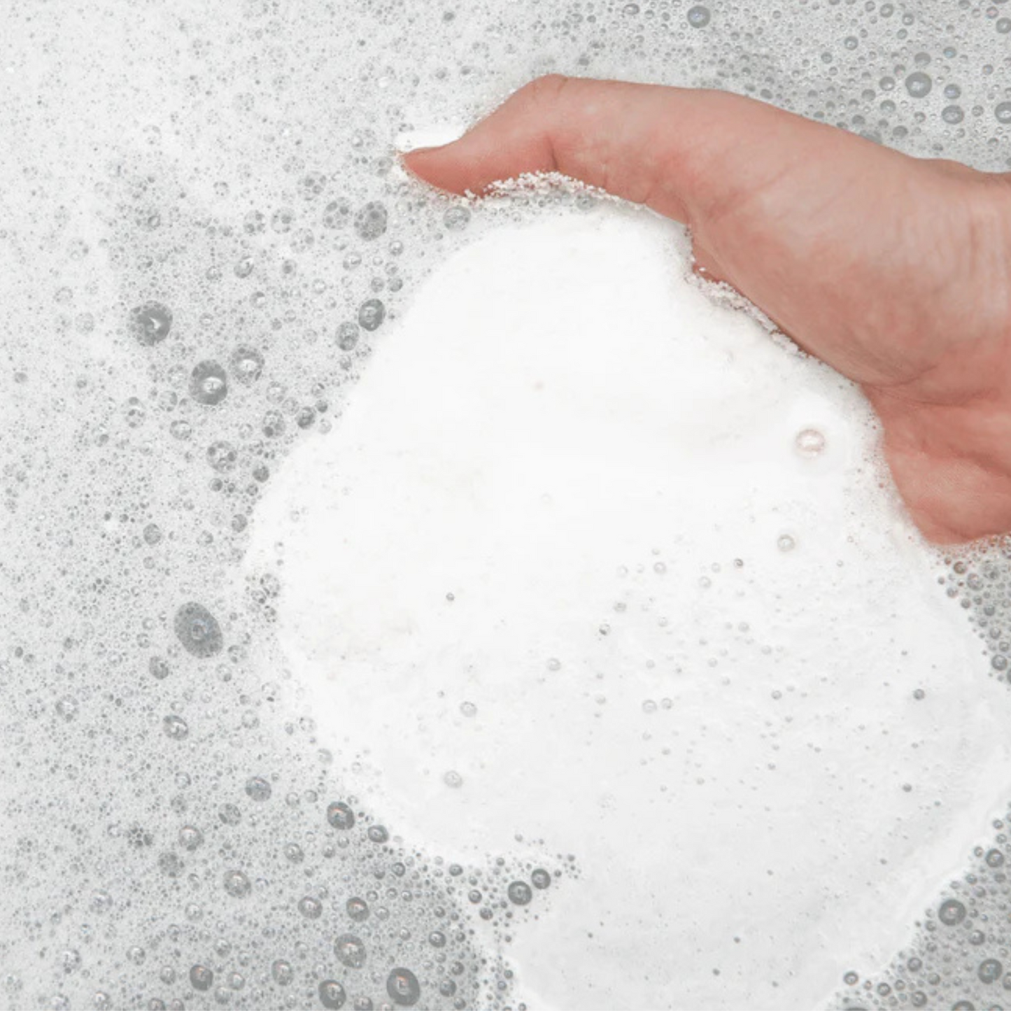 Alternative Detail Image of Bathorium Crush Ancient Oak Hydration Bath Soak Lg