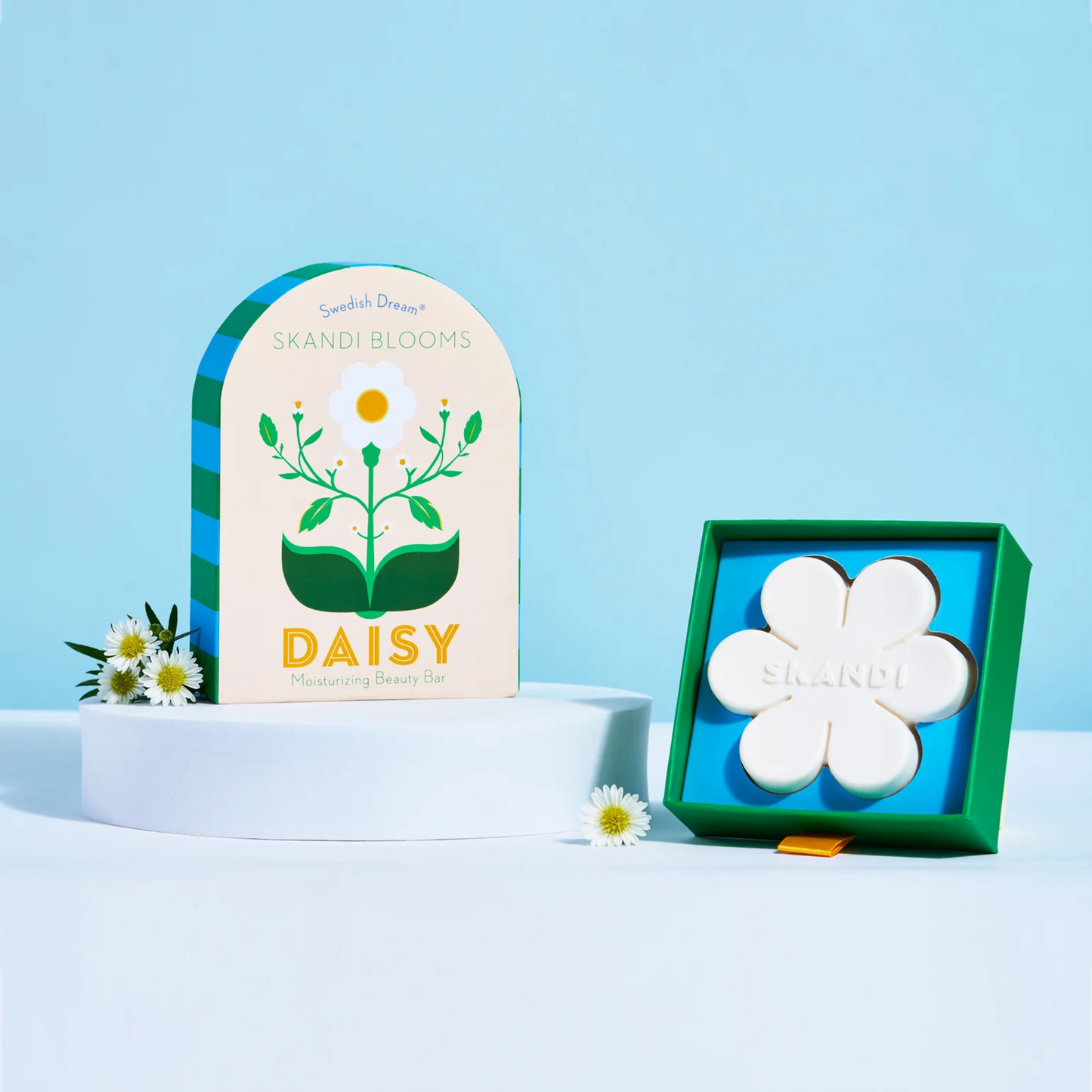alternate image of kala skandi blooms daisy soap