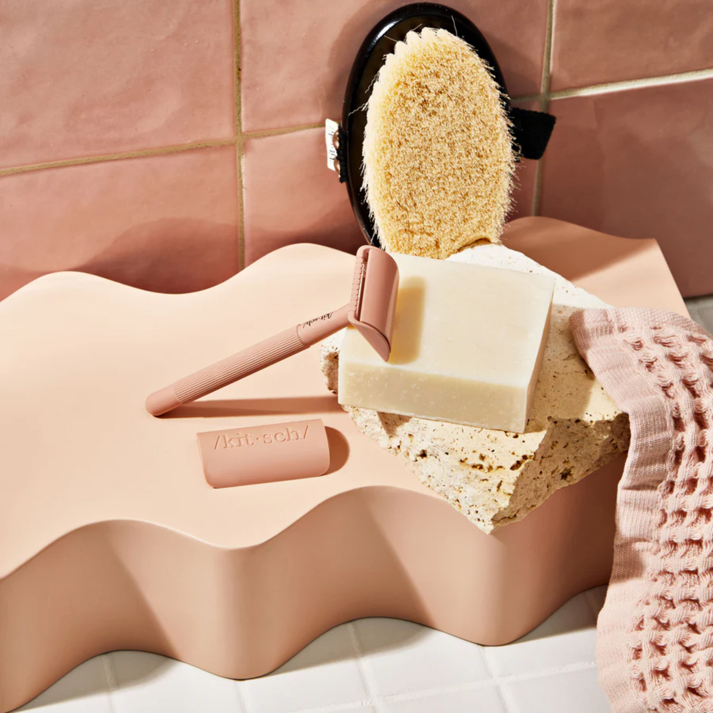 alternate image of kitsch safety razor