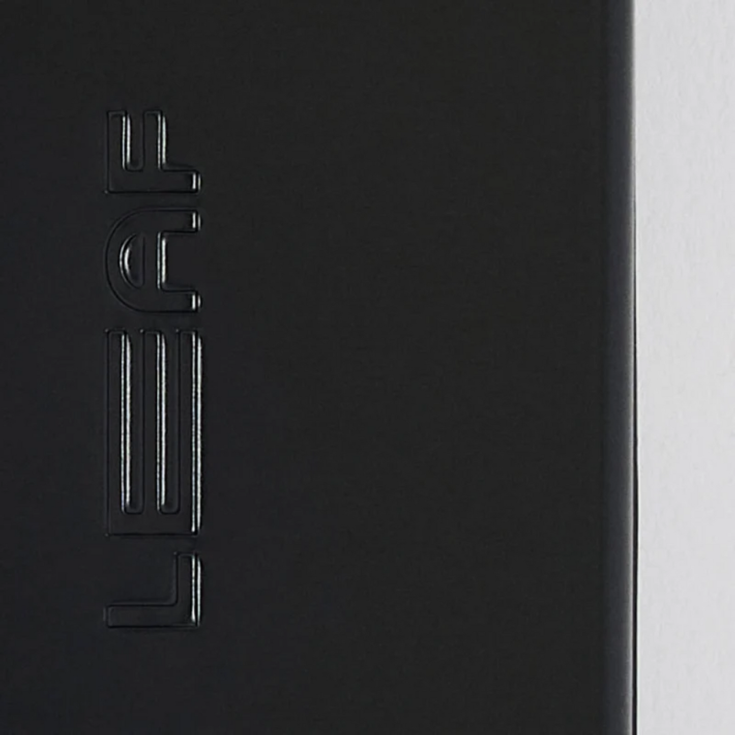 alternate image of leaf black travel case
