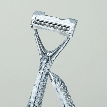 Alternate Image of Leaf Two Chrome Razor, chrome razor