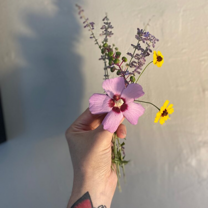 Alternate Image of Pearfat Big Floppy Flowers EDP 