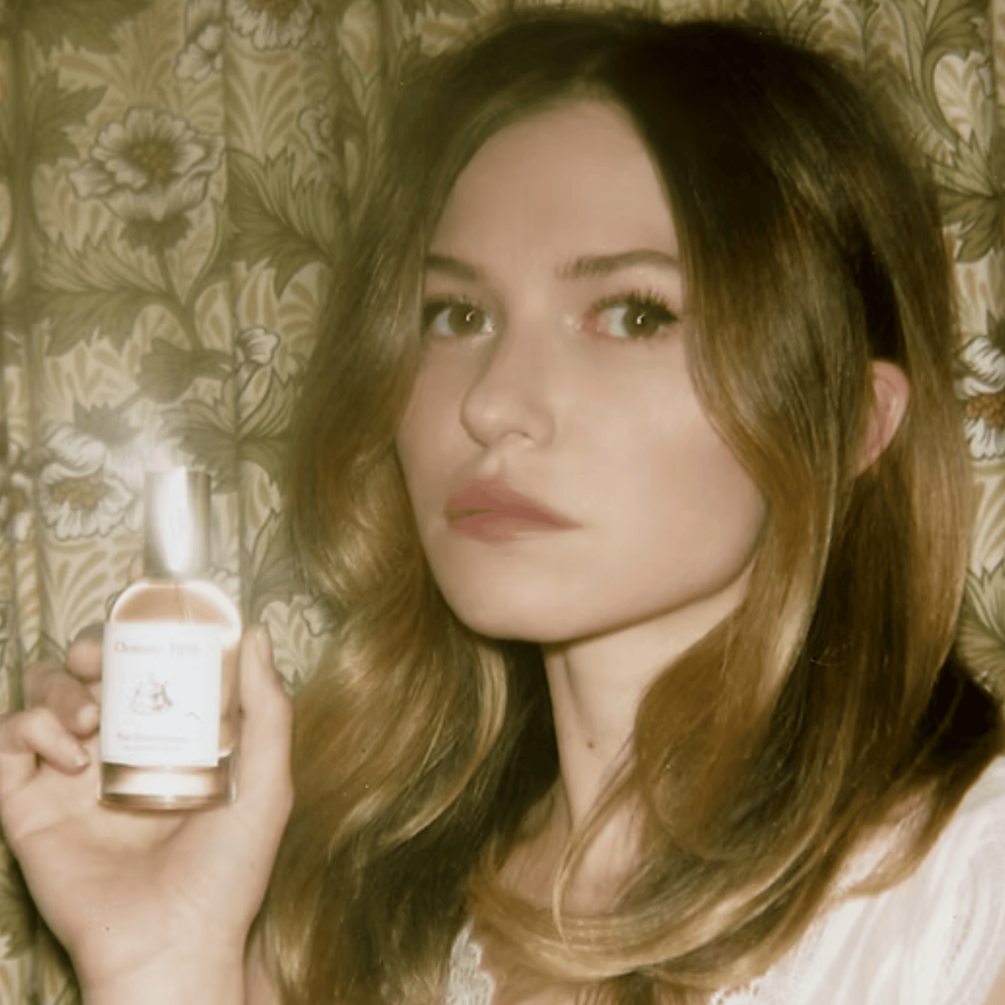 Alternate Image of Chateu, 1970 EDP, perfume bottle with model