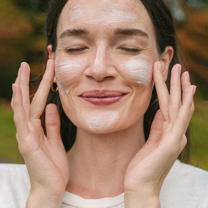 Alternate Image of Vital Spring Hydration Mask, light blue skincare jar
