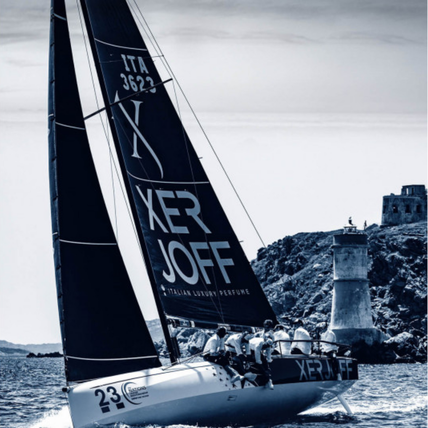 alternate image of 40 knots deodorant spray