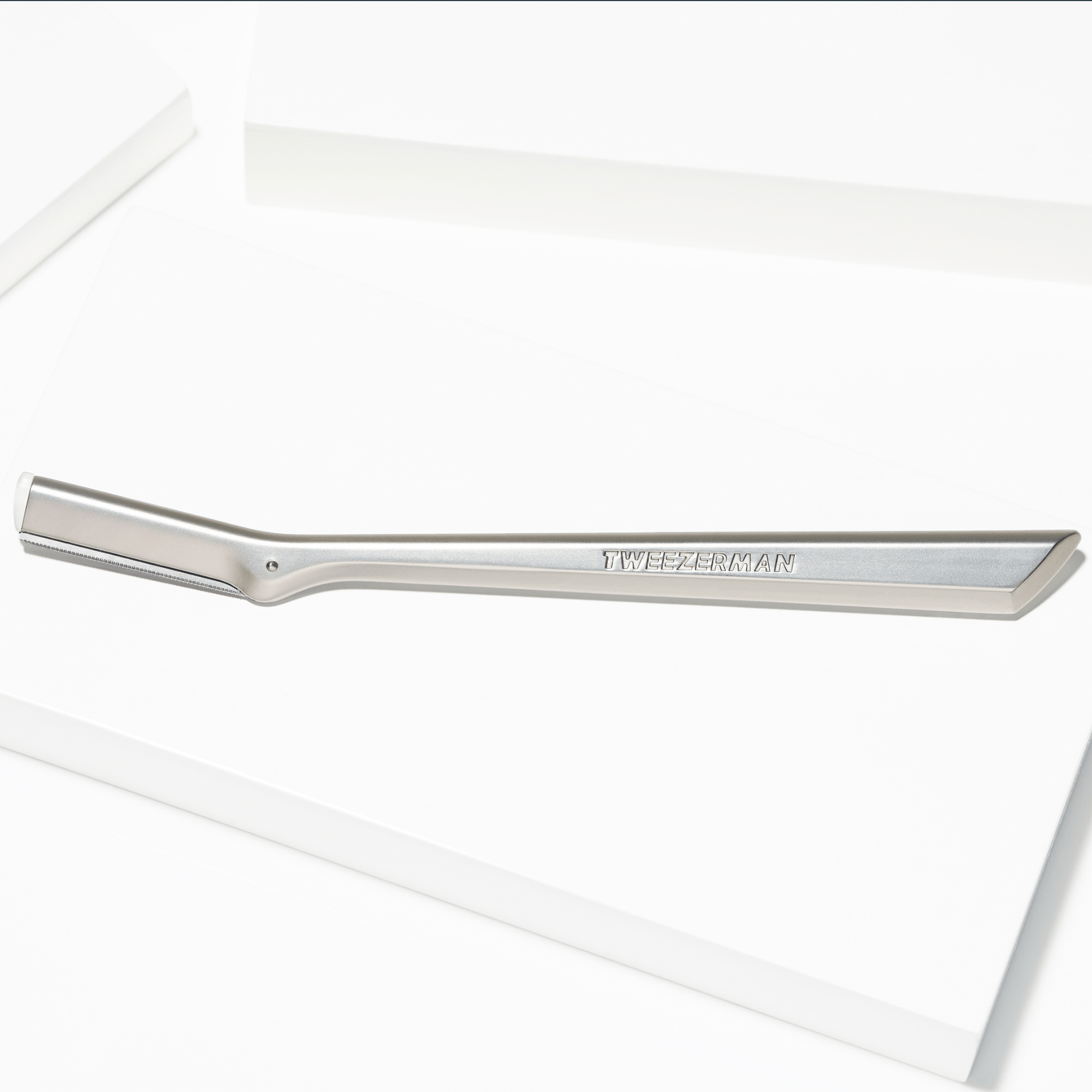 Alternate Image of Facial Razor Open