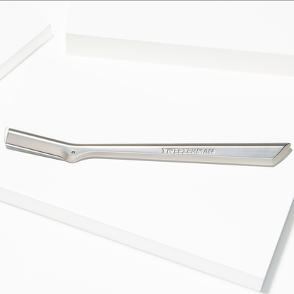 Alternate Image of Facial Razor Open